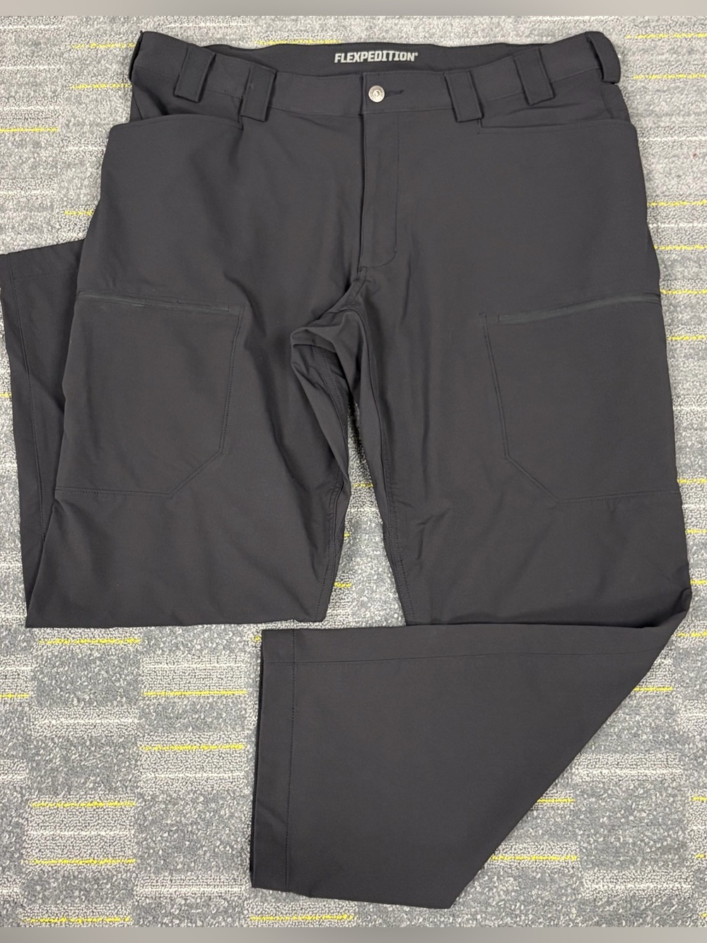 Duluth Trading Flexpedition Cargo Pants Men’s 40x32 Black Nylon Stretch Relaxed